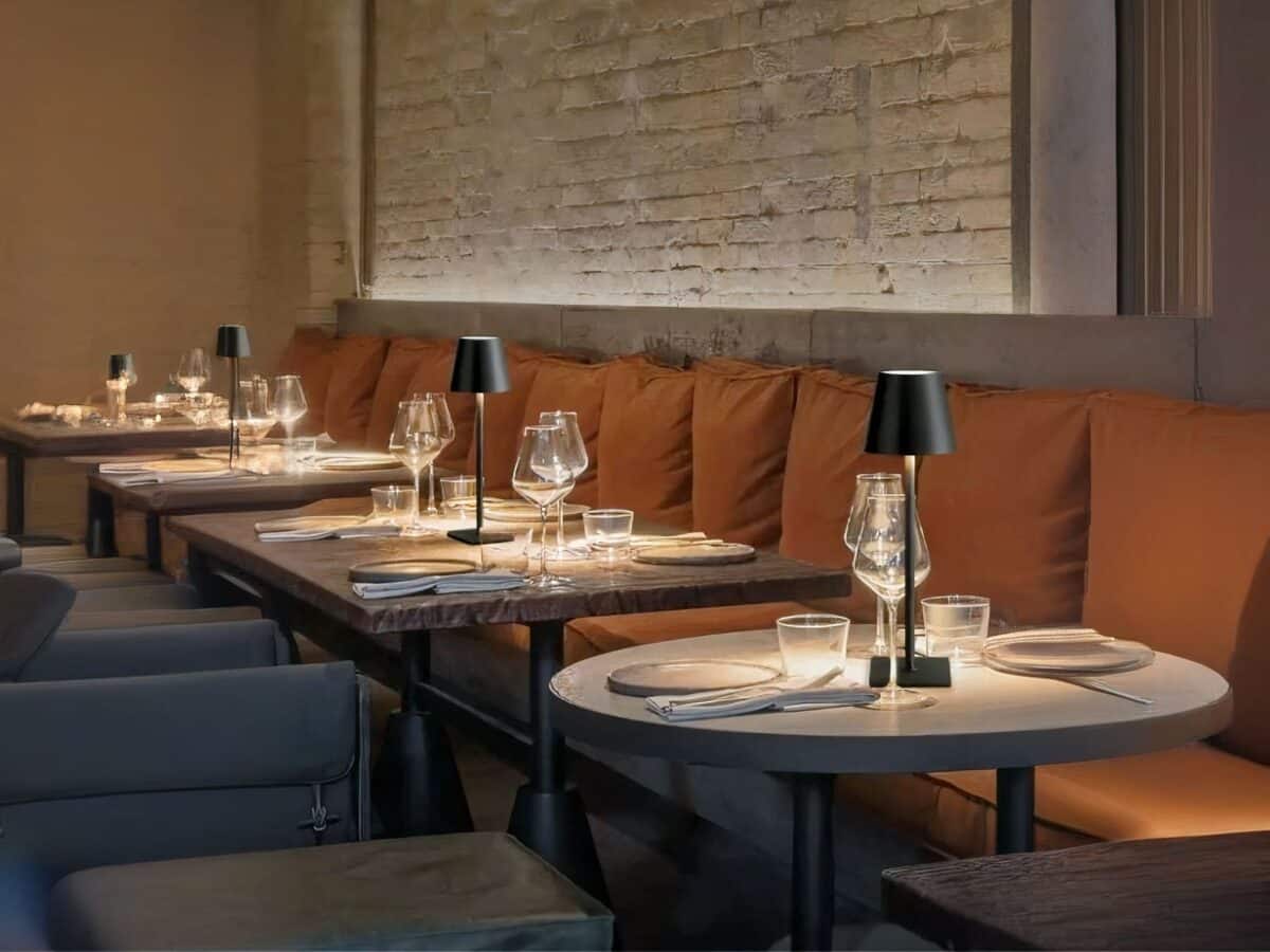 Lampe LED rechargeable style lampe de table moderne