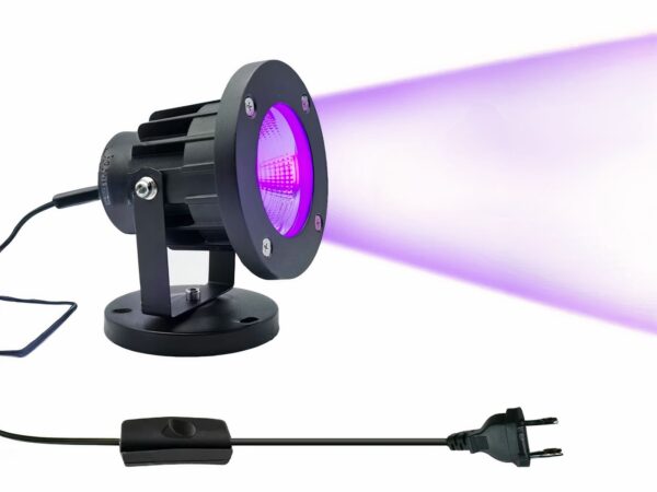 Lampe UV LED en aluminium avec interrupteur, de couleur noire, sur un fond blanc.