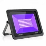 Lampe UV LED étanche en aluminium Lampe UV LED étanche en aluminium, et de couleur noir avec son écran violet, sur un fond blanc.