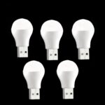 Lot de 5 mini lampes LED portables et USB Lot de 5 mini lampes LED portables et USB, sur un fond noir.