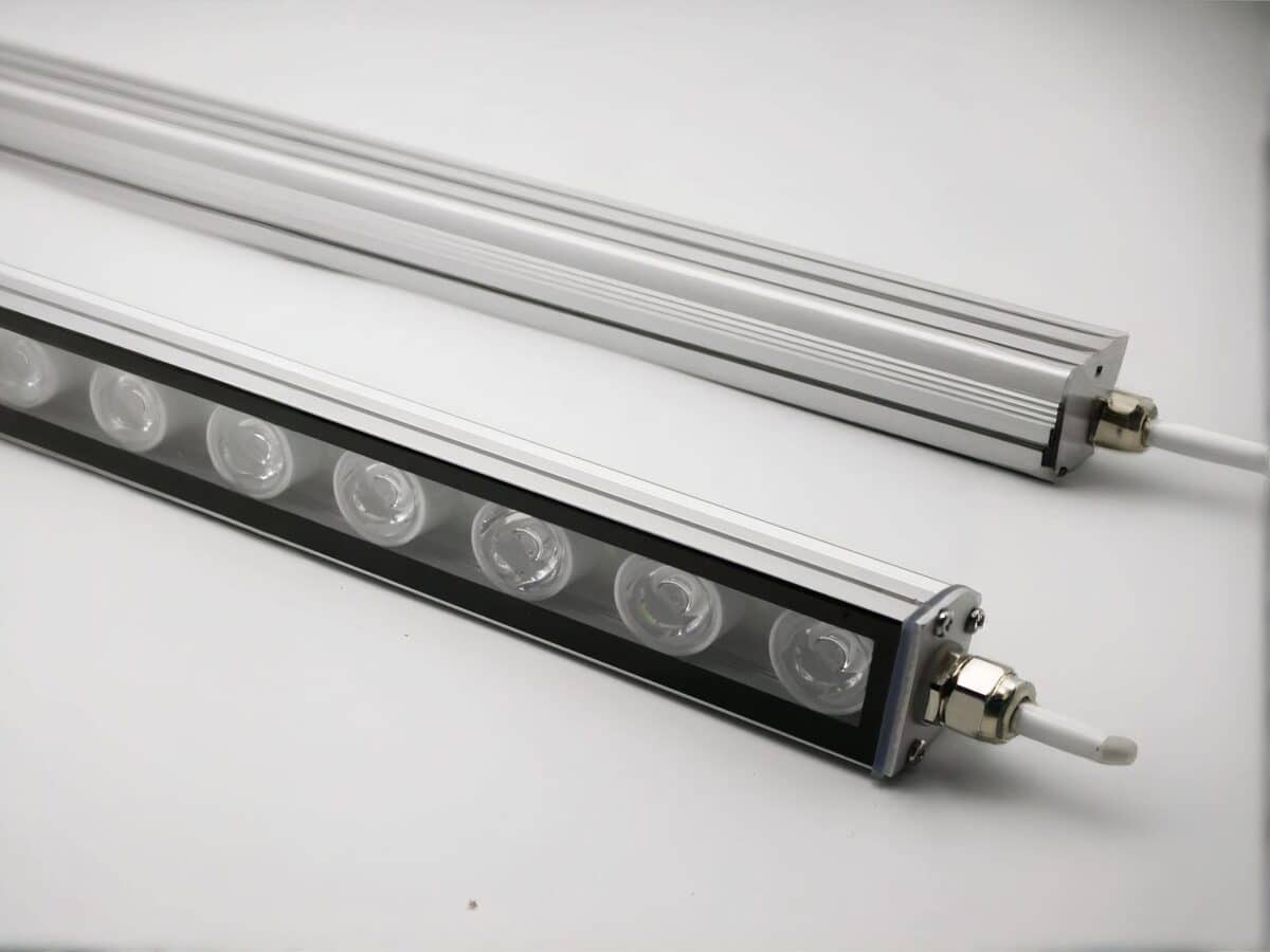 Lot de deux tubes néon LED décoratifs et modernes