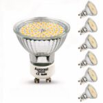 Lot de six ampoules LED GU10 à lumière blanche Lot de six ampoules LED GU10 à lumière blanche sur fond blanc