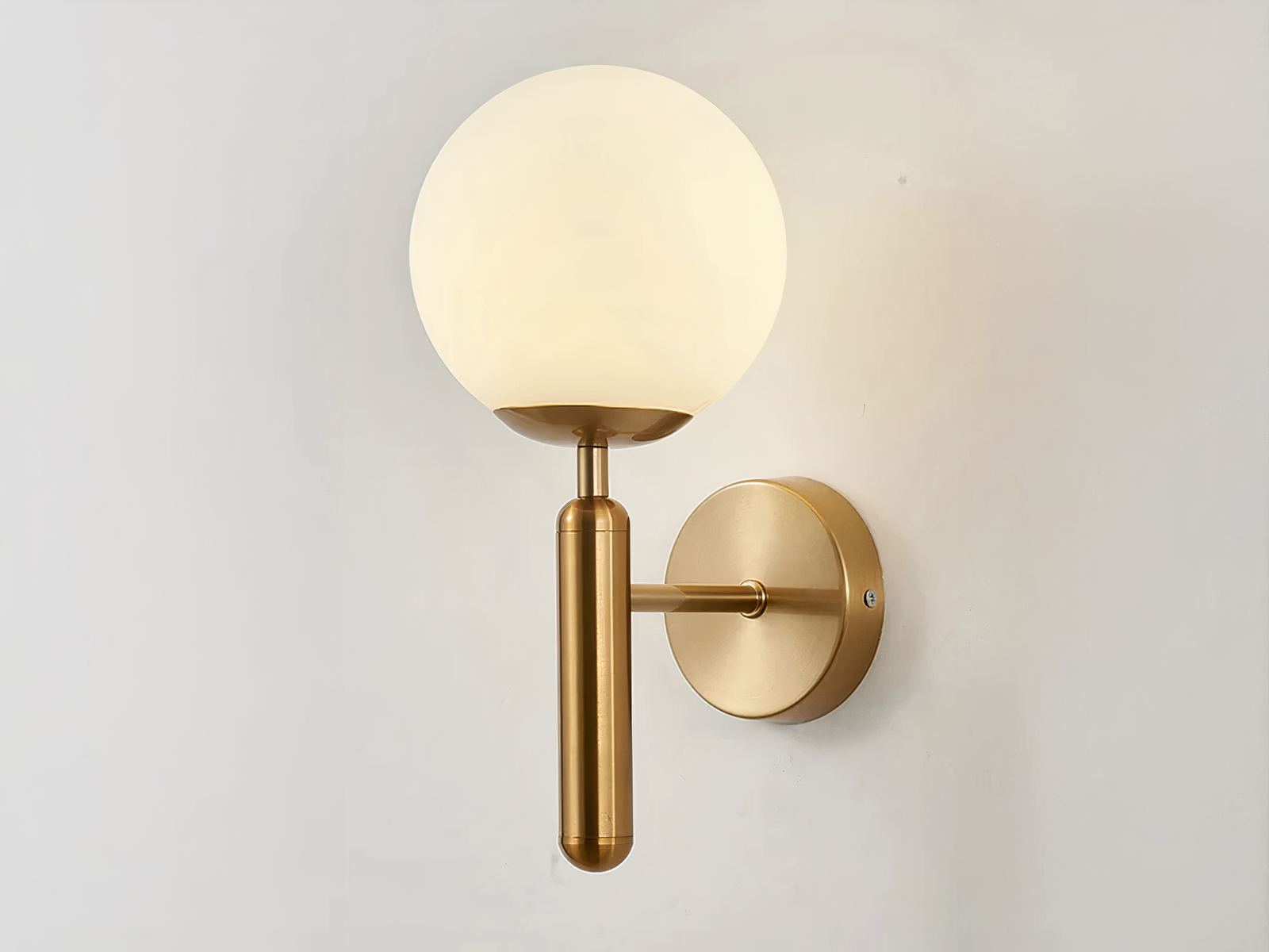 Luminaire LED mural doré au design chic et moderne