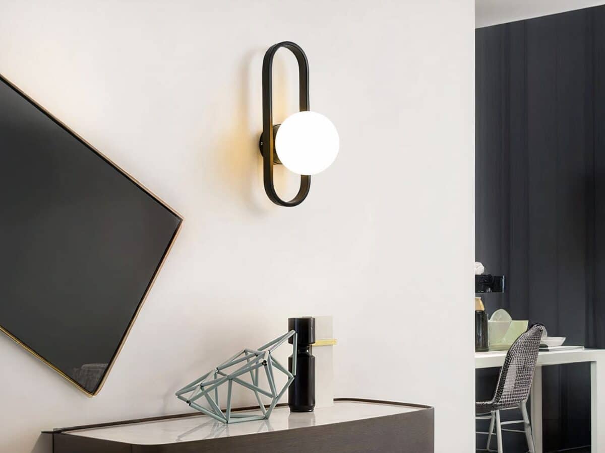 Luminaire LED mural moderne en acier durable Luminaire LED mural moderne en acier durable allumé dans un salon