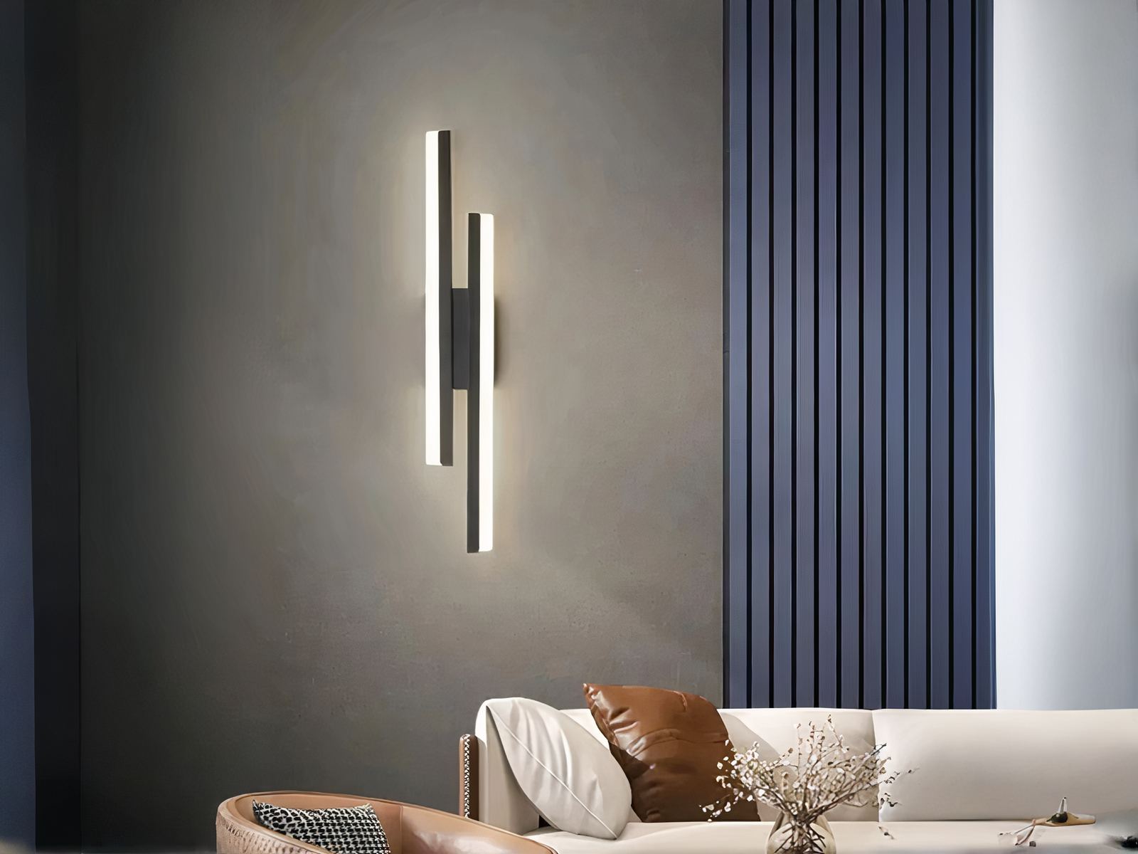 Luminaire LED mural noir décorative et minimaliste allumé dans un salon moderne