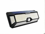 Projecteur extérieur LED avec détecteur de mouvement imperméable et pratique sur fond blanc