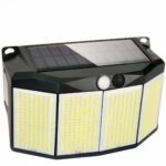 Projecteur extérieur LED avec détecteur fiable et efficace Projecteur extérieur LED avec détecteur fiable et efficace sur fond blanc