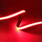 Ruban led 12v adhésive flexible lumière rouge Ruban led 12v adhésive flexible lumière rouge, sur un fond rouge.