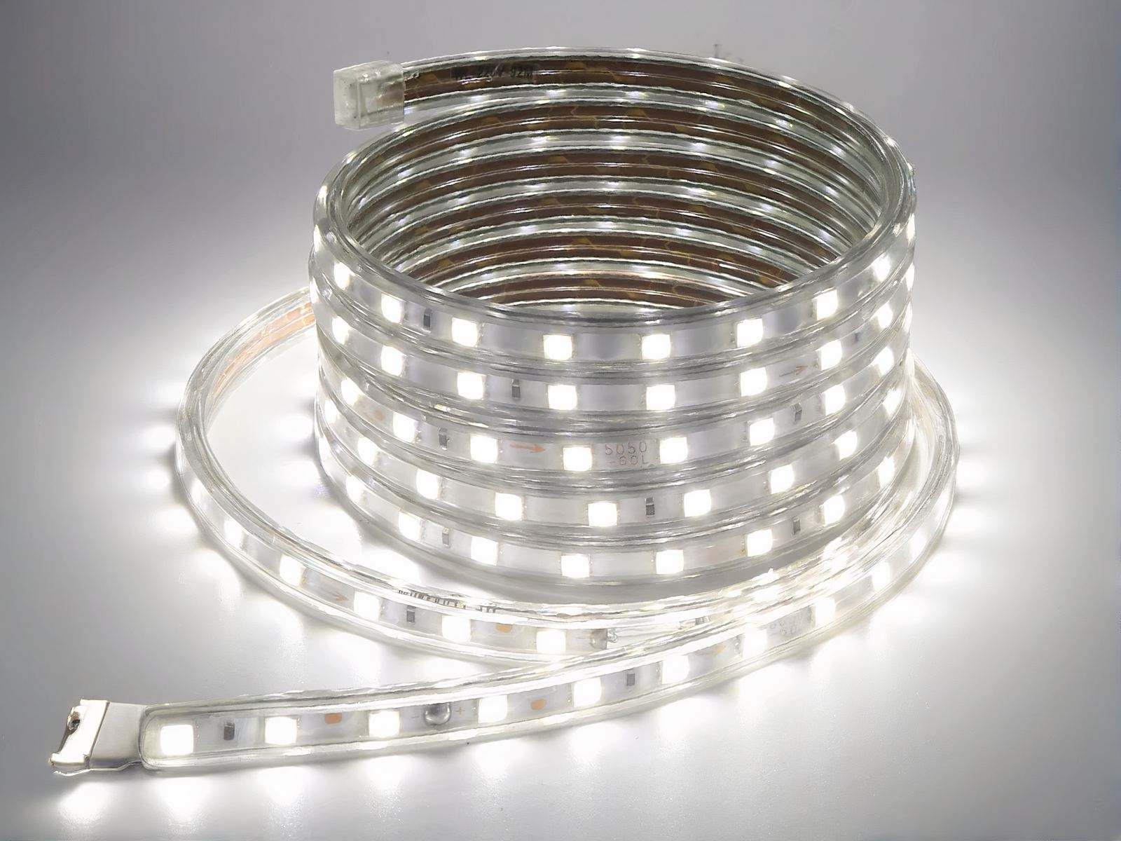 Ruban LED 220V adaptable et polyvalent enroulé et allumé