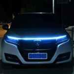 Ruban led extérieur étanche bleu pour voiture Ruban led exterieur étanche bleu pour voiture, sur le capot d'une voiture en extérieur.