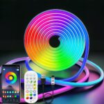Ruban led recoupable multicolore et connecté Ruban led recoupable multicolore et connecté, avec une télécommande en dessous.