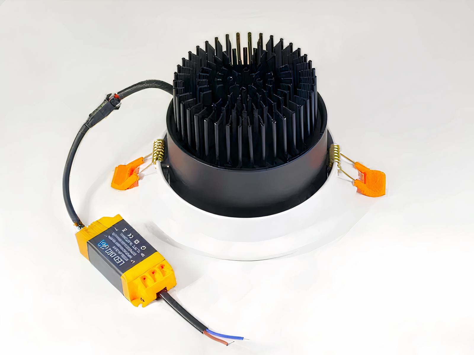 spot-led-encastrable-moderne-a-luminosite-reglable-6