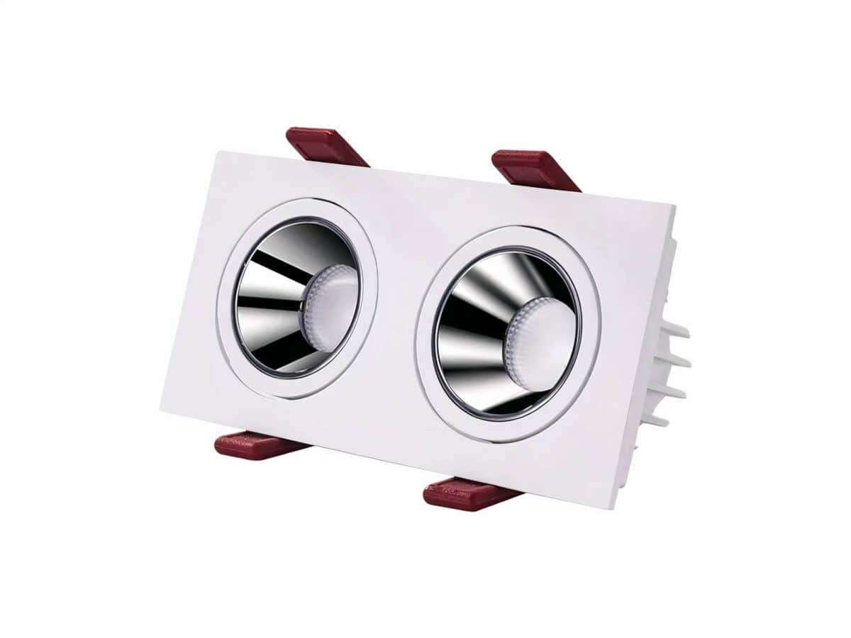 Spot LED salle de bain, duo sur rectangle blanc, on voit les accroches rouges pour les encastrer. Sur fond blanc.