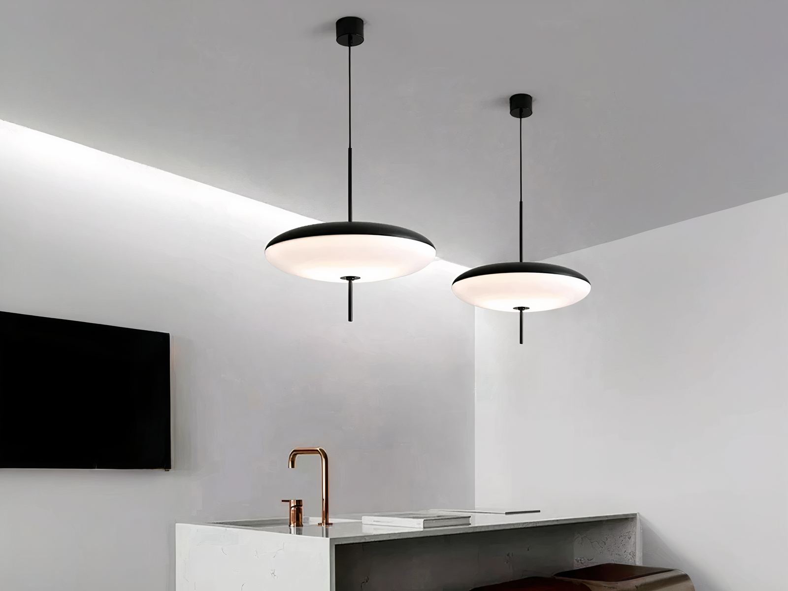 Suspension LED design minimaliste noire et blanche
