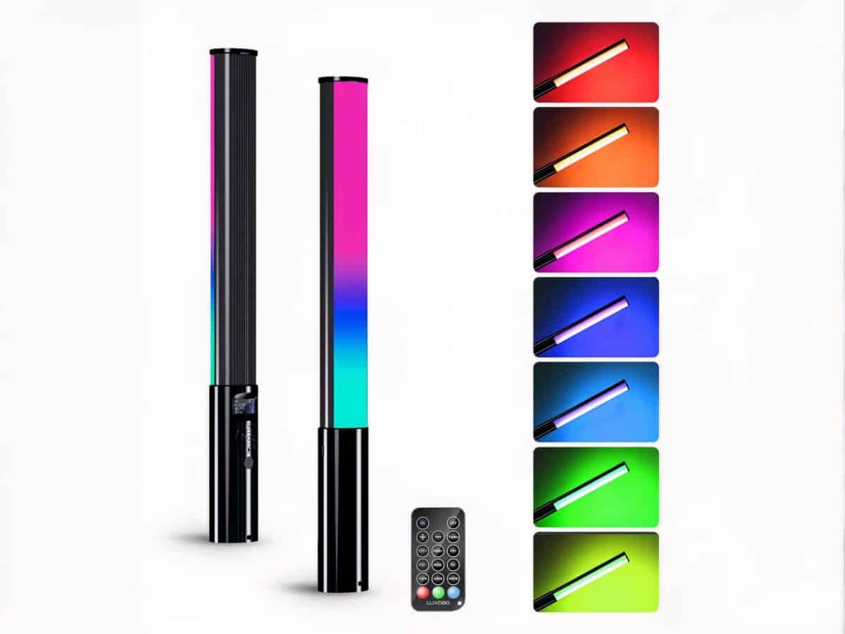 Tube néon LED multifonction et adaptable Tube néon LED multifonction et adaptable sur fond blanc