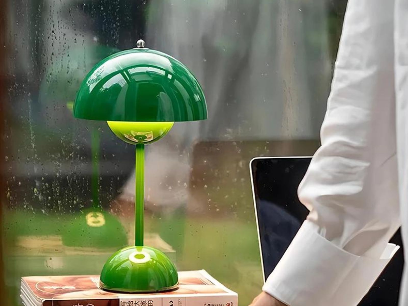 Lampe LED tactile à luminosité ajustable Lampe LED tactile à luminosité ajustable – Image 3