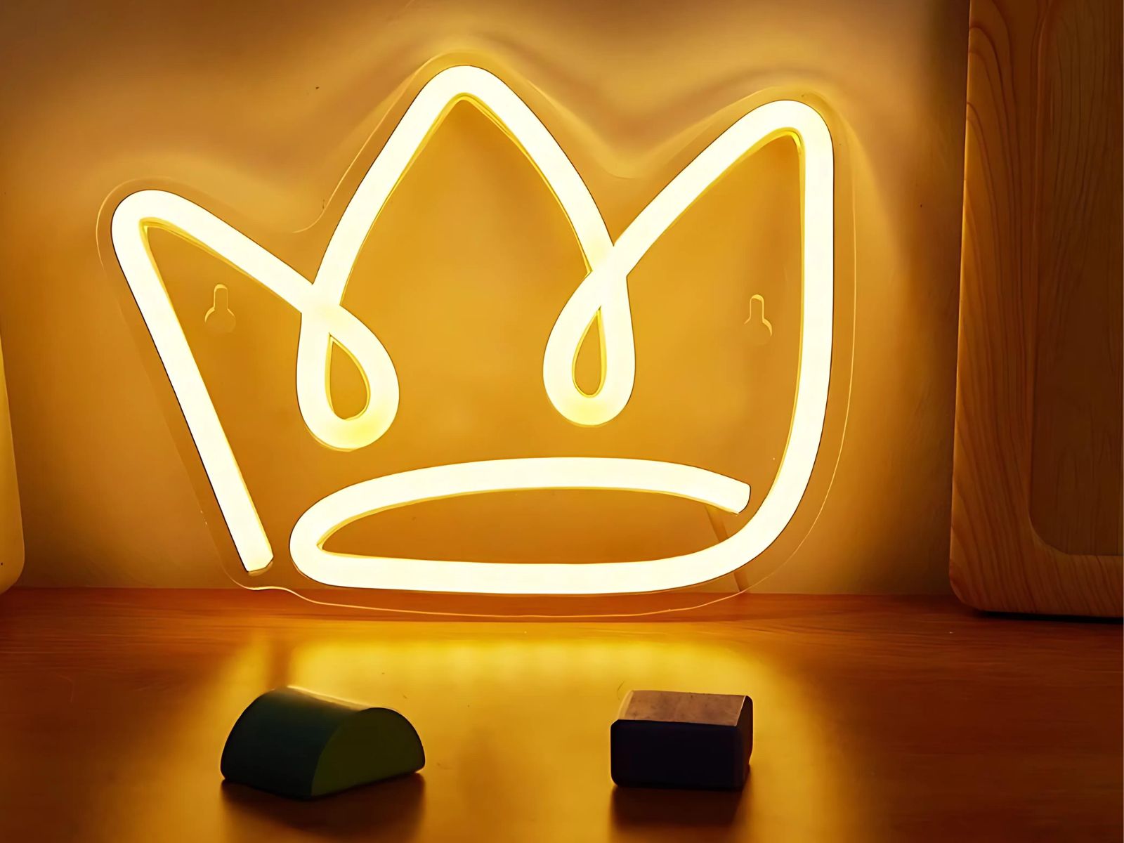 IMG_0924_ENSEIGNE_ COURONNE_NEON_LED_002