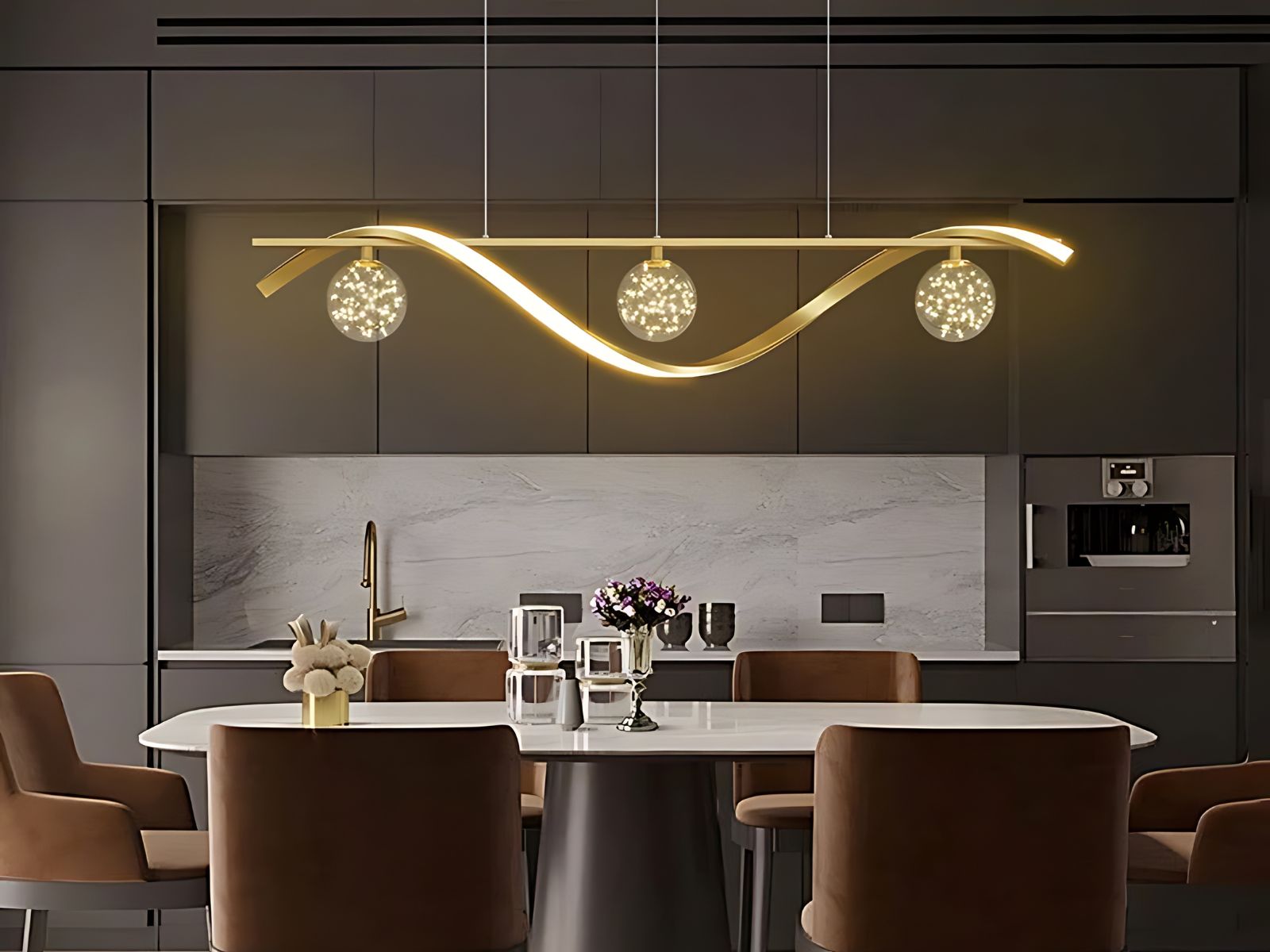 IMG_09_2024_lustre_LED_doré_trois_globes_verre (4)