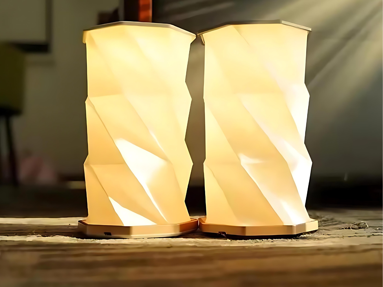 IMG_lampe_de_chevet_LED_pliable_au_design_d_origami_2