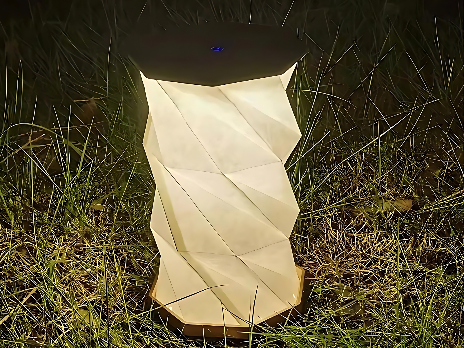 Lampe de chevet LED pliable au design d'origami Lampe de chevet LED pliable au design d'origami – Image 3