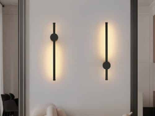 Applique murale LED rotative en métal noir, offrant une lumière moderne et réglable pour un éclairage élégant et personnalisé.