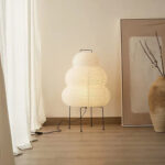 Lampadaire LED en papier de riz style japandi blanc en forme de gourde japonaise surélevé grâce à ses pieds métallique noir